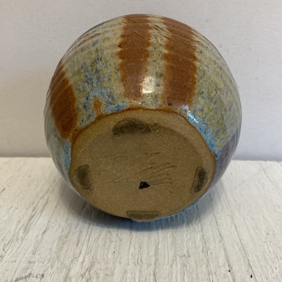 Handcrafted Studio Pottery Vase with Blue and Brown Glaze Artist Signed - Picture 6 of 9